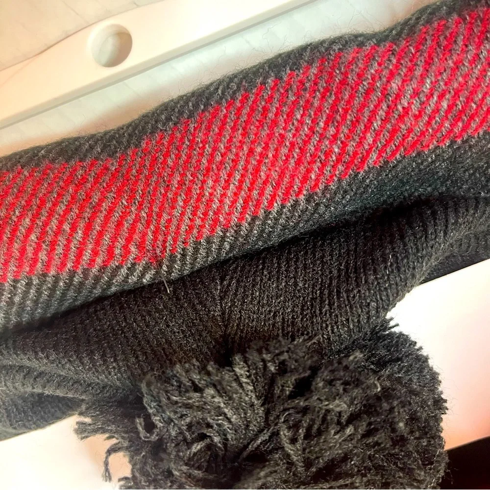 Goodfellow & Co Plaid Woven Hat & Scarf Set Red Gray Black New!
